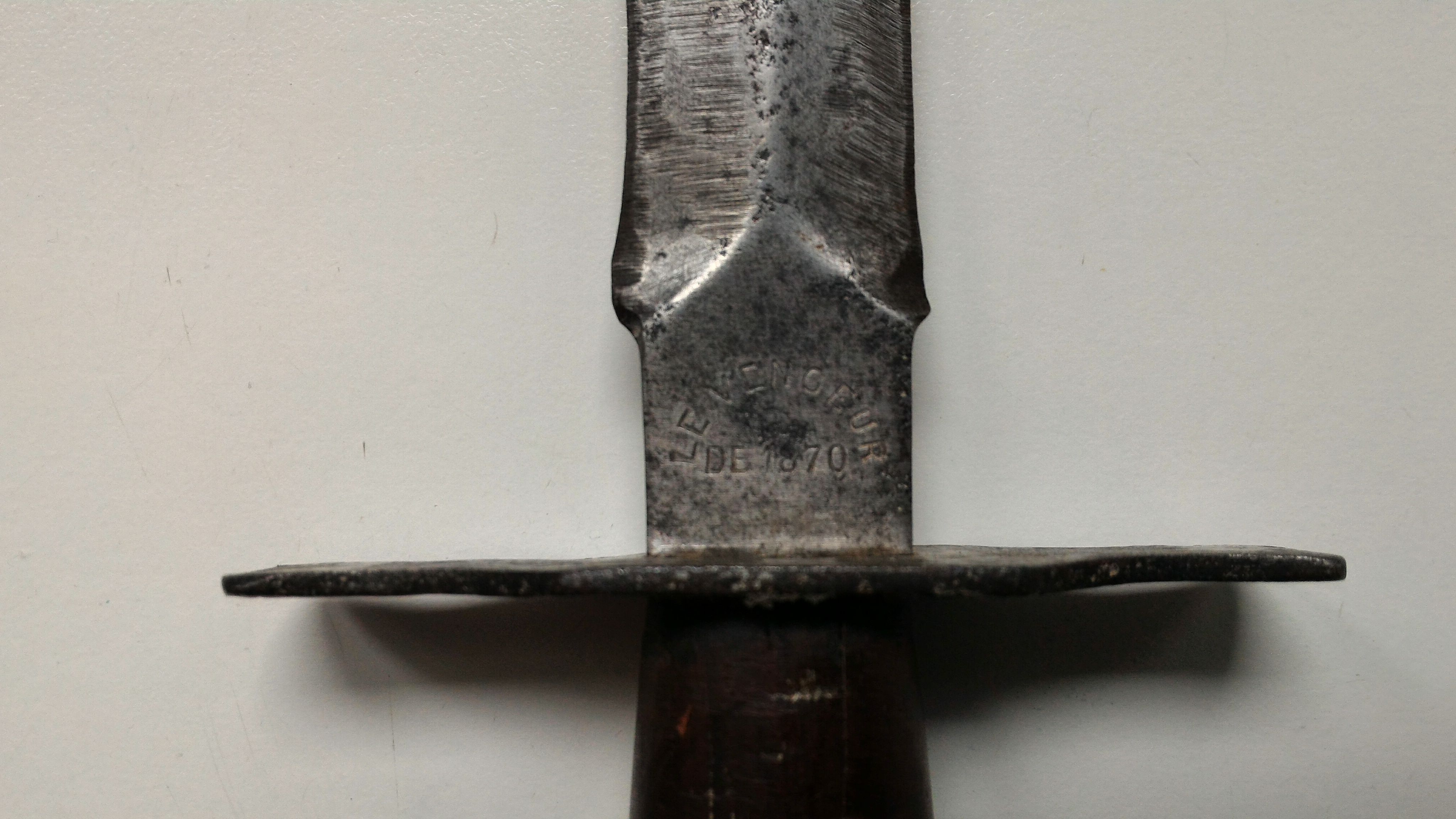 Armes blanches (épées - Vengeur 1870 ...) 1526562448659717311