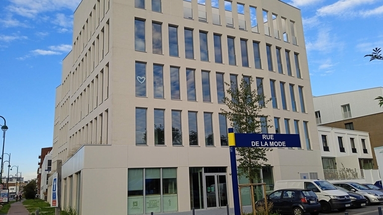 http://www.image-heberg.fr/files/17285765801918758475.jpg