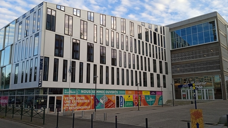 http://www.image-heberg.fr/files/17285769121534353223.jpg