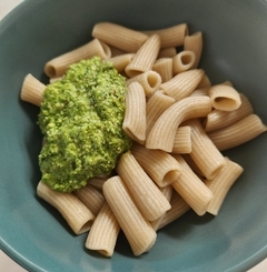 Pesto de fanes de radis et amandes blanches