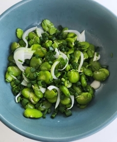 Petite salade de fèves fraiches