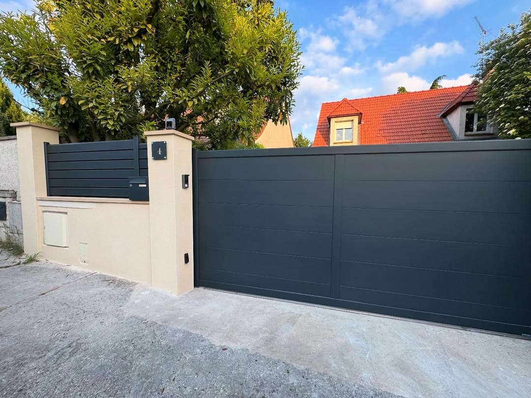 Menuiserie à Paris : fenêtres, portails, volets et automatismes