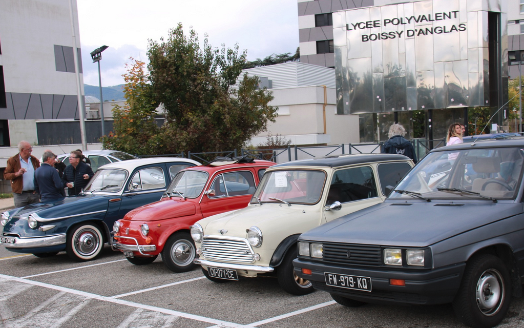 Rassemblement de Véhicules Anciens à Annonay